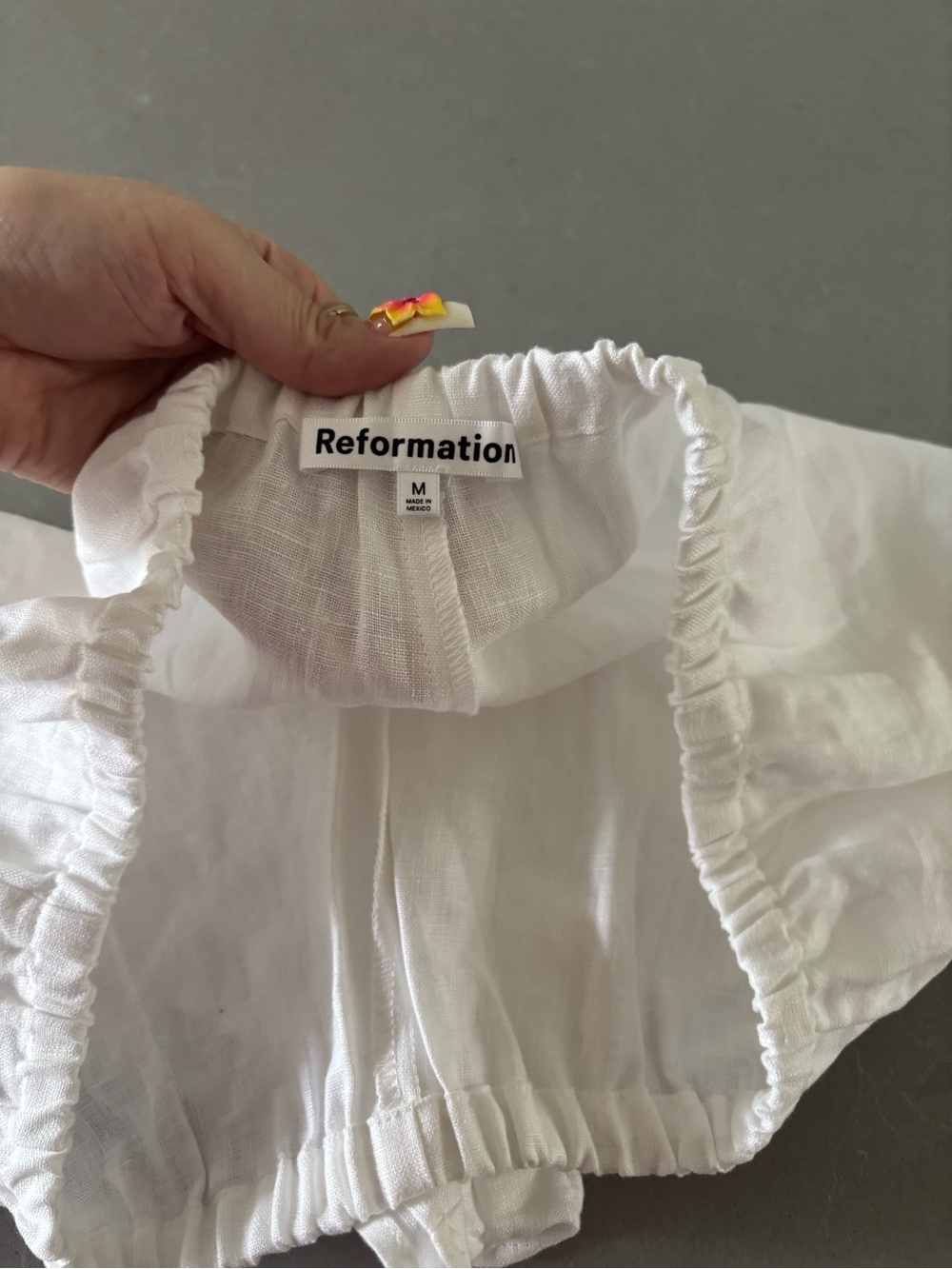 Reformation White Linen Athletic Shorts with Elastic Waist - Picture 3 of 3